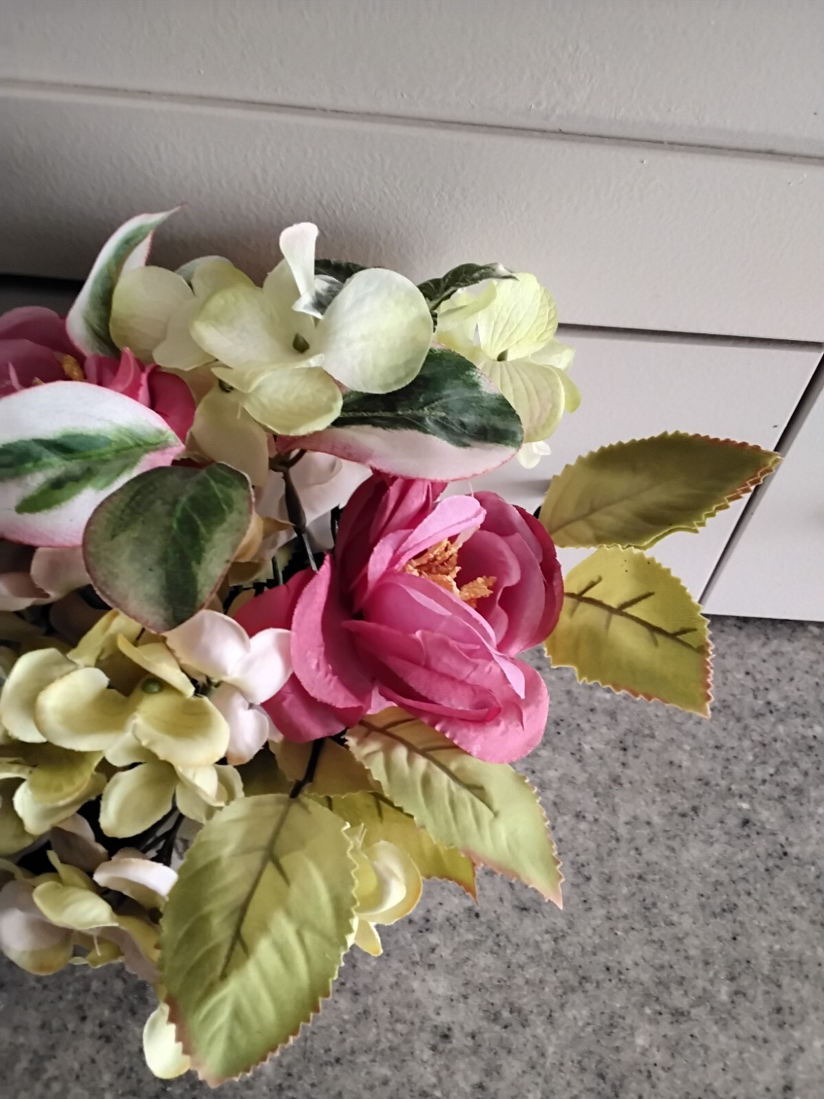 Artificial Roses and Hydrangeas in White Ceramic Pot Floral Centrepiece/Accent
