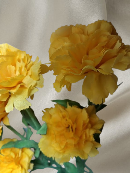 /SIX Artificial natural feel Large carnations
