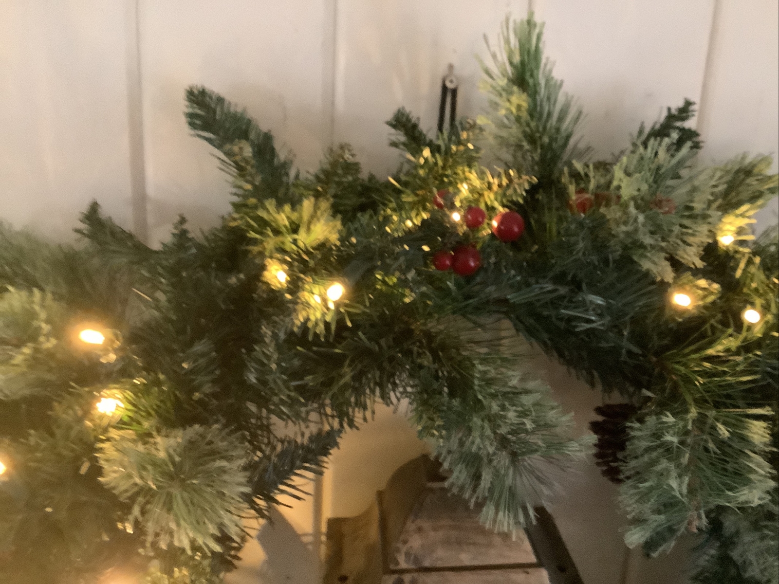 VTG 26″ ” Artificial Pine Wreath w Battery Lighted Lantern Burlap Christmas