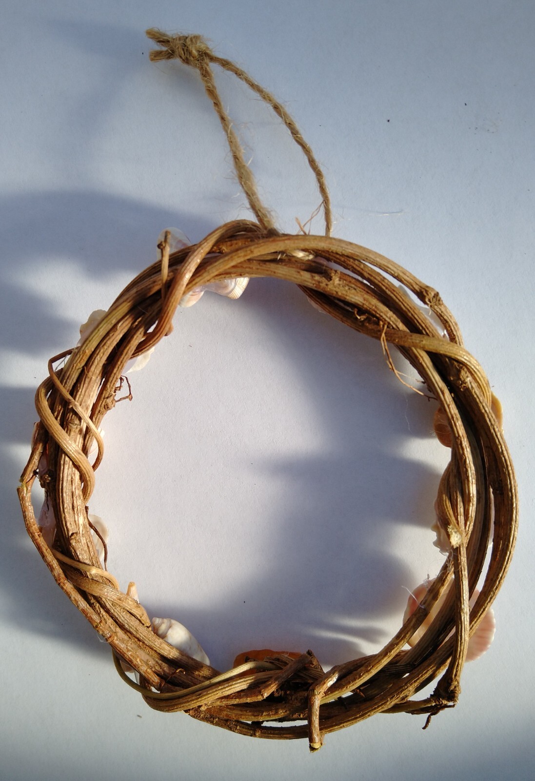 Darling handmade 4″ vine wreath tree ornament w/ baby Sanibel seashells