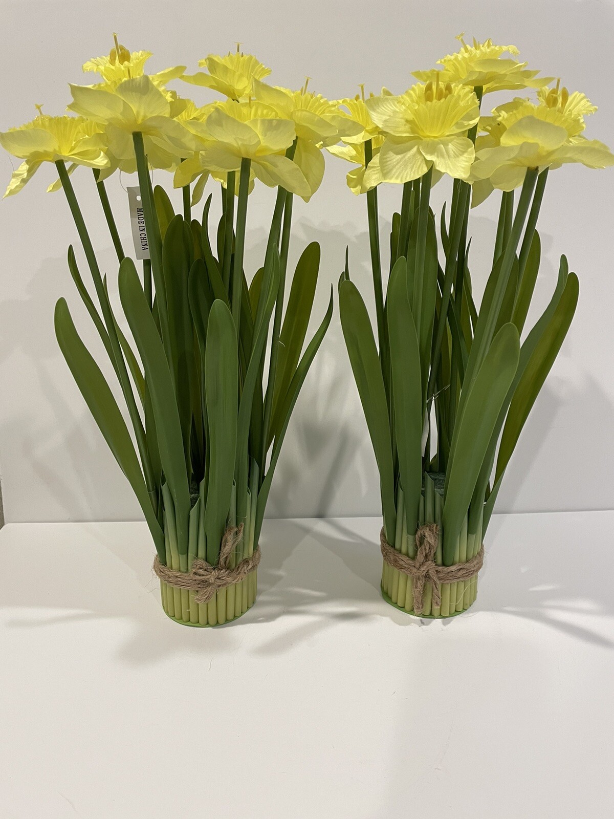 Valerie Parr Hill Daffodil Bundles – Large 15” Yellow Set of 2 NEW