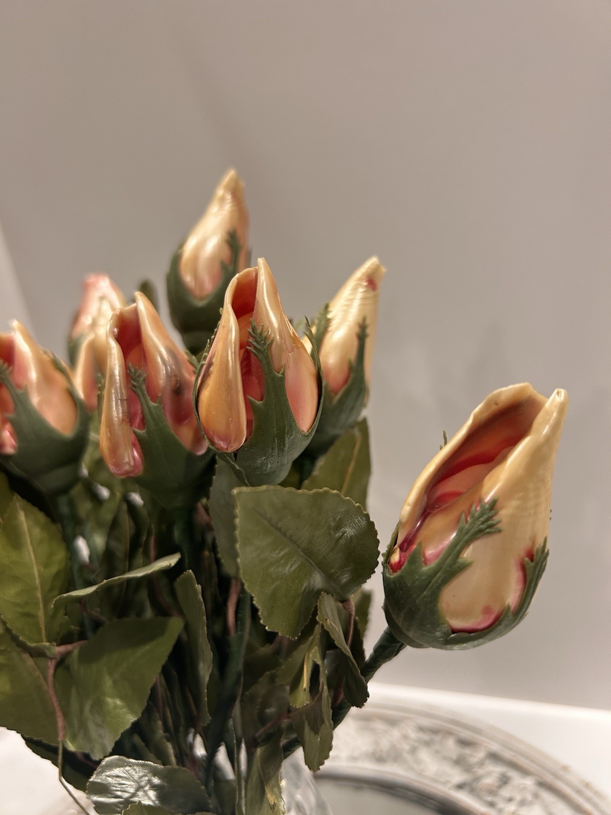 Handmade Hand Painted Long Stem Sea Shell Rose Buds Realistic Bouquet 12