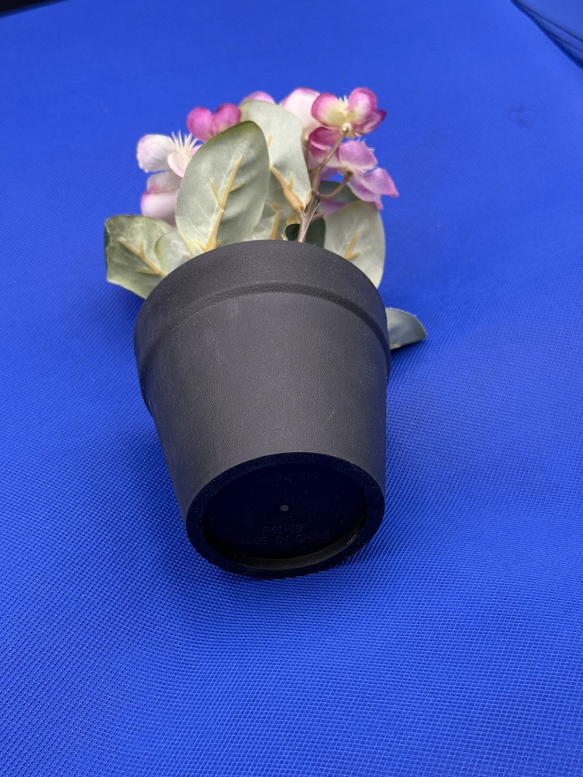 Potted Flower Lavendar preowned nice looking window table or bed flower.