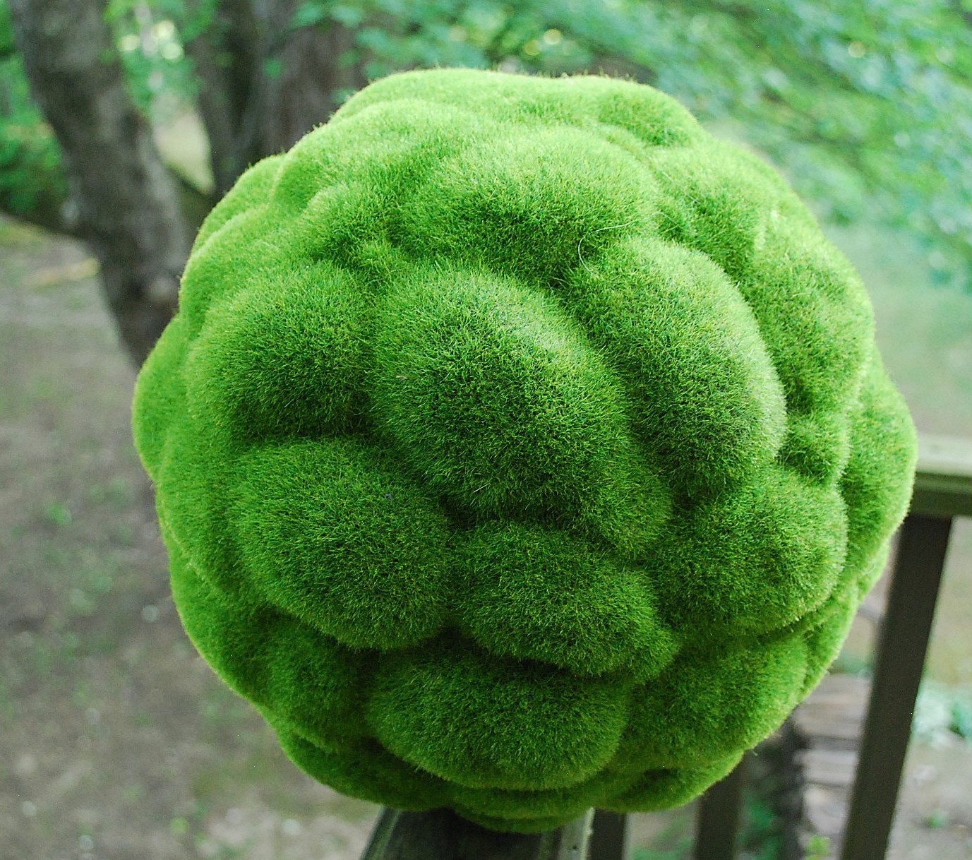 Vtg LARGE Green FAUX TURF GRASS TOPIARY KNOT/BALL 14″ Carved Textured Pattern