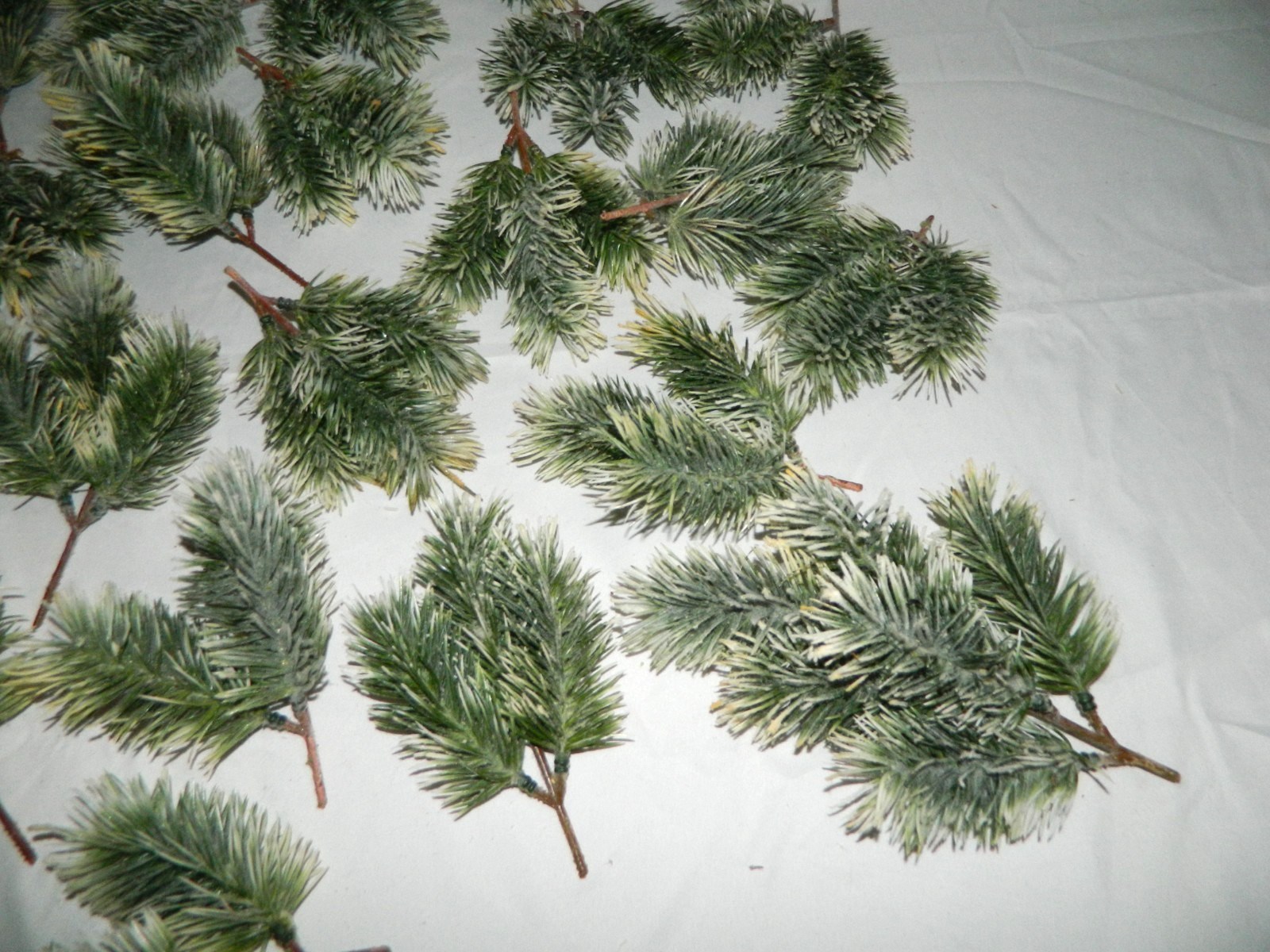 Vintage 26 Pcs Artificial Pine Needles Branches Twigs 5.5″ – 7″ Fake Frosted