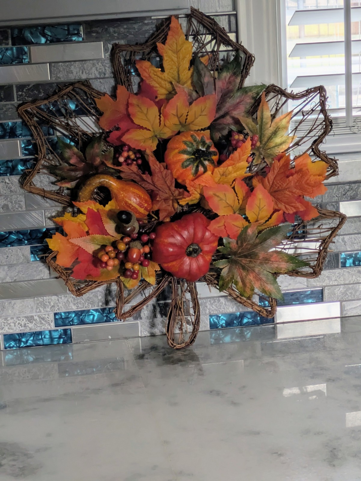 Holiday Living Maple Leaf Fall Flower Arrangement Wicker 19.5″ H X 19″ W