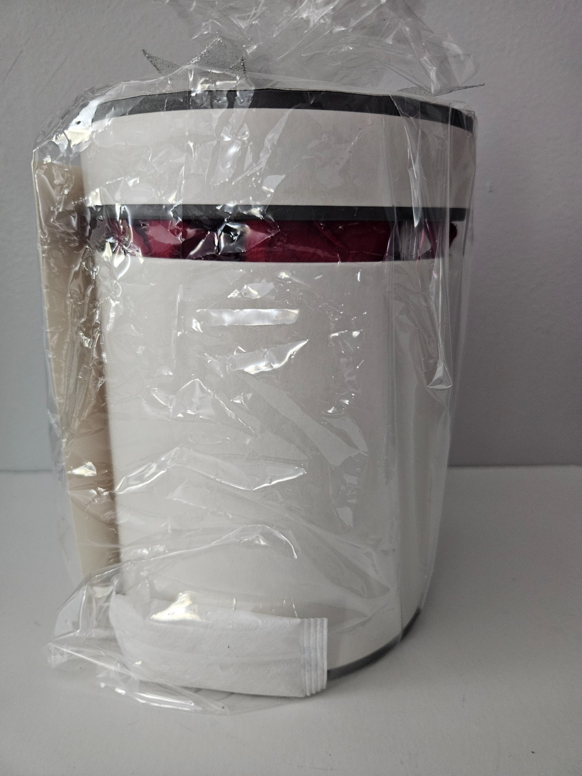Flower Bouquet – 7 Real Red Roses – Preserved Roses in a Round Box