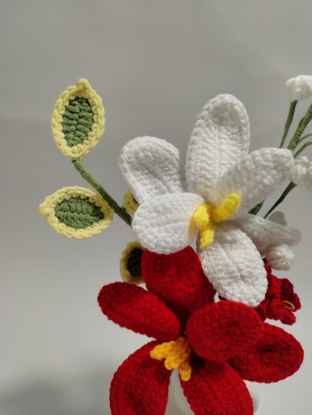 Crochet Flower Bouquet in Vase – Red White – Green Leaves – Baby’s Breath