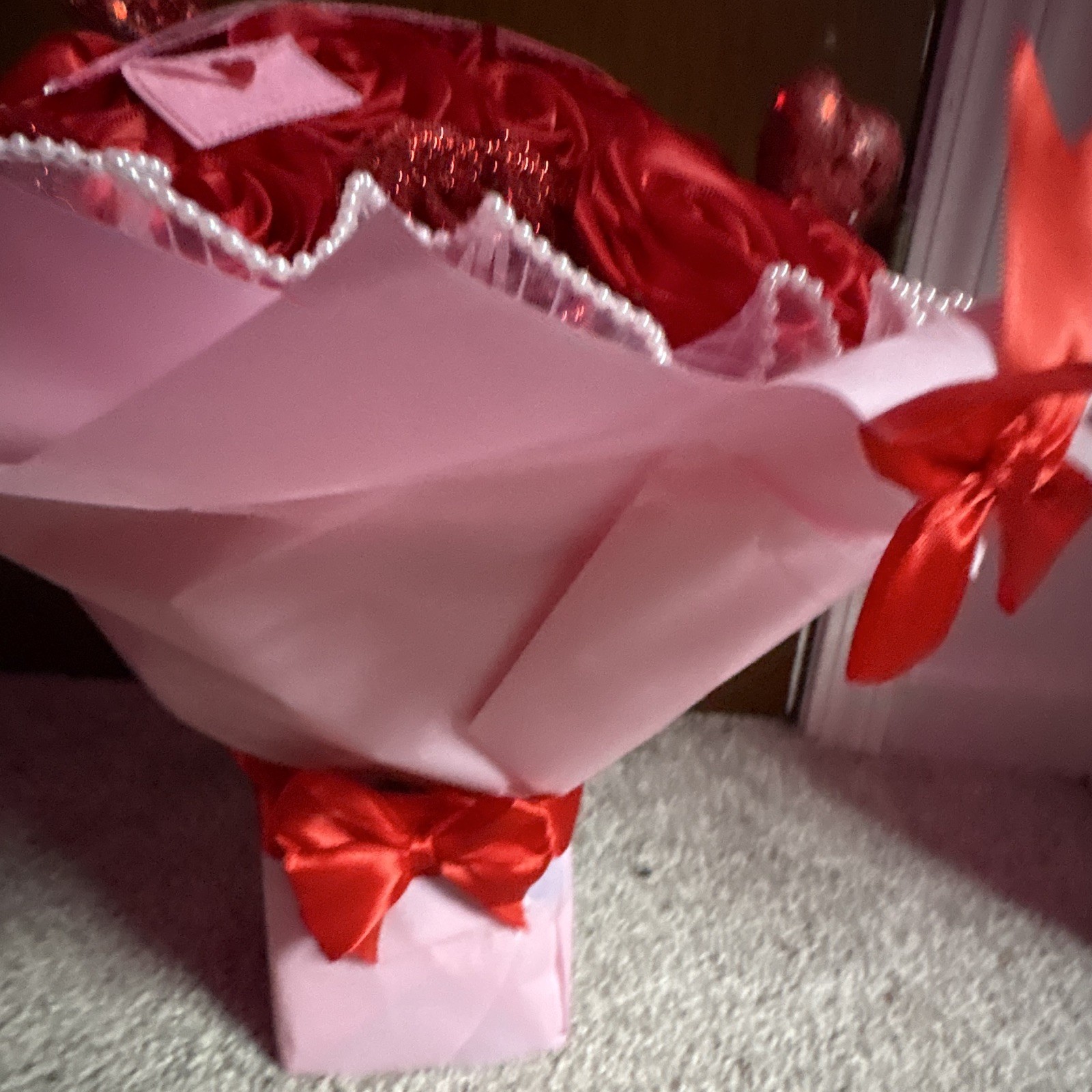 Exs Red Rose Bouquet Arrangement w/ Plush snoopy & “Be My Valentine” Ribbon
