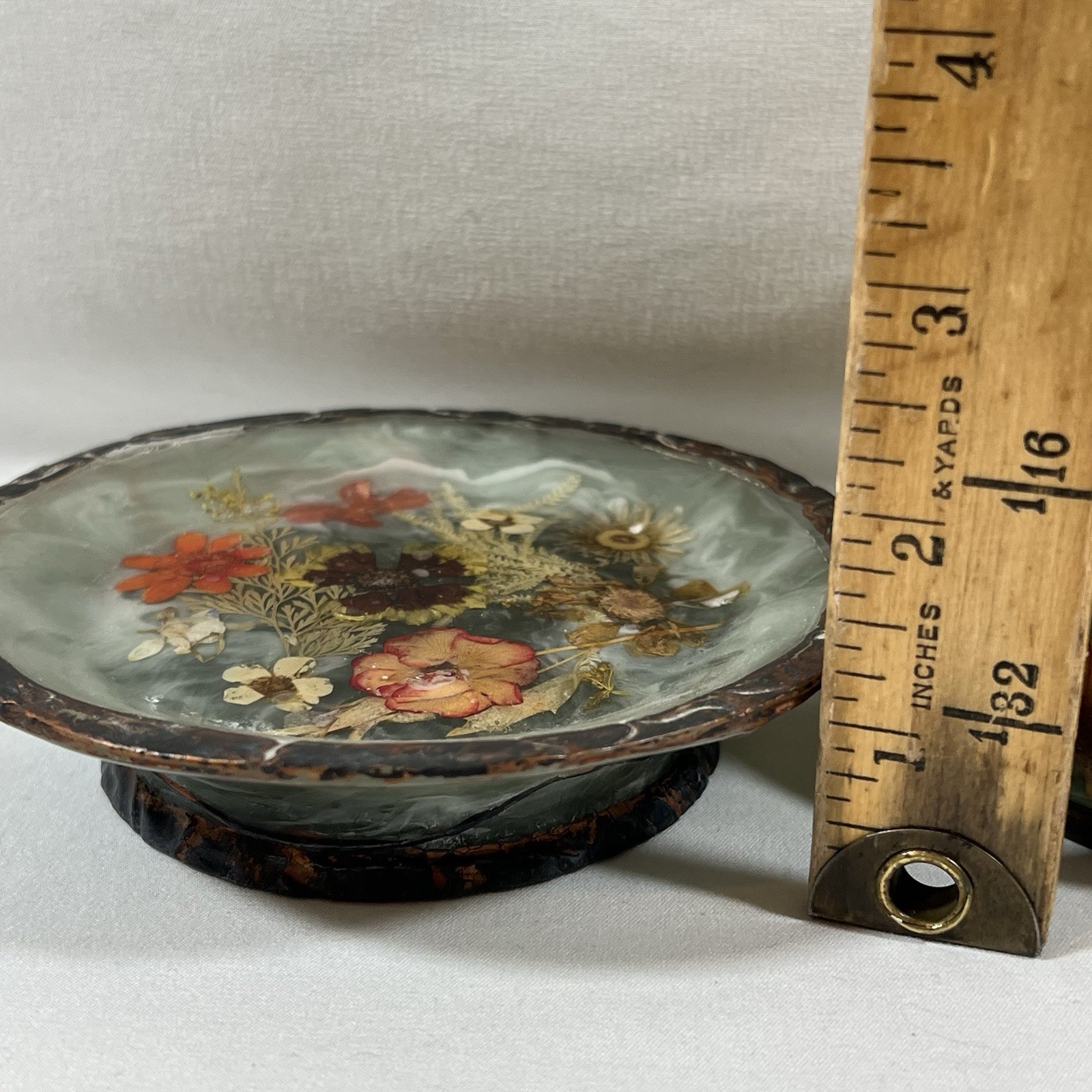 Vintage India Ink Pressed Flower Green Resin Fresh Fields Soap Dish & Container