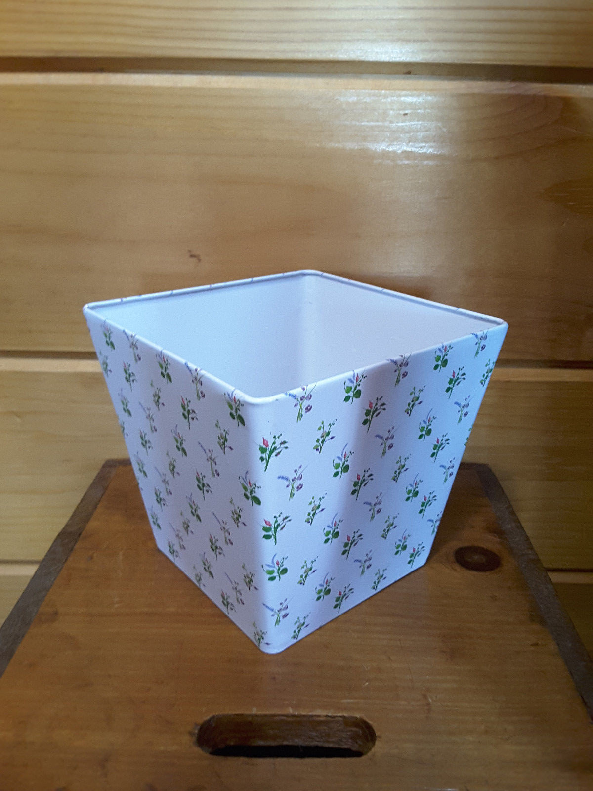 6. CRABTREE & EVELYN FLORAL GIFT/PLANTER Metal Containers~NEW~Great for DIY gift