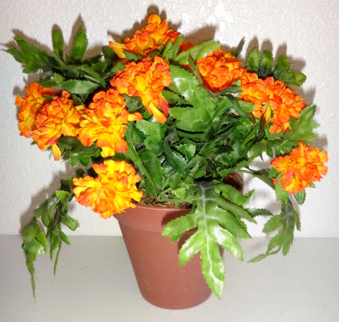 Artificial Potted Flowers Height : 9.5 inches Orange / Green Floral Home Décor