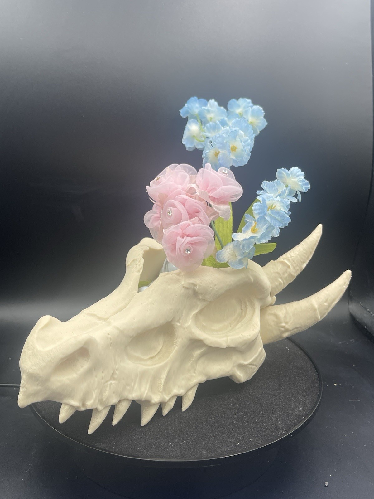 Deathroot – Planter! (Flowers not included)