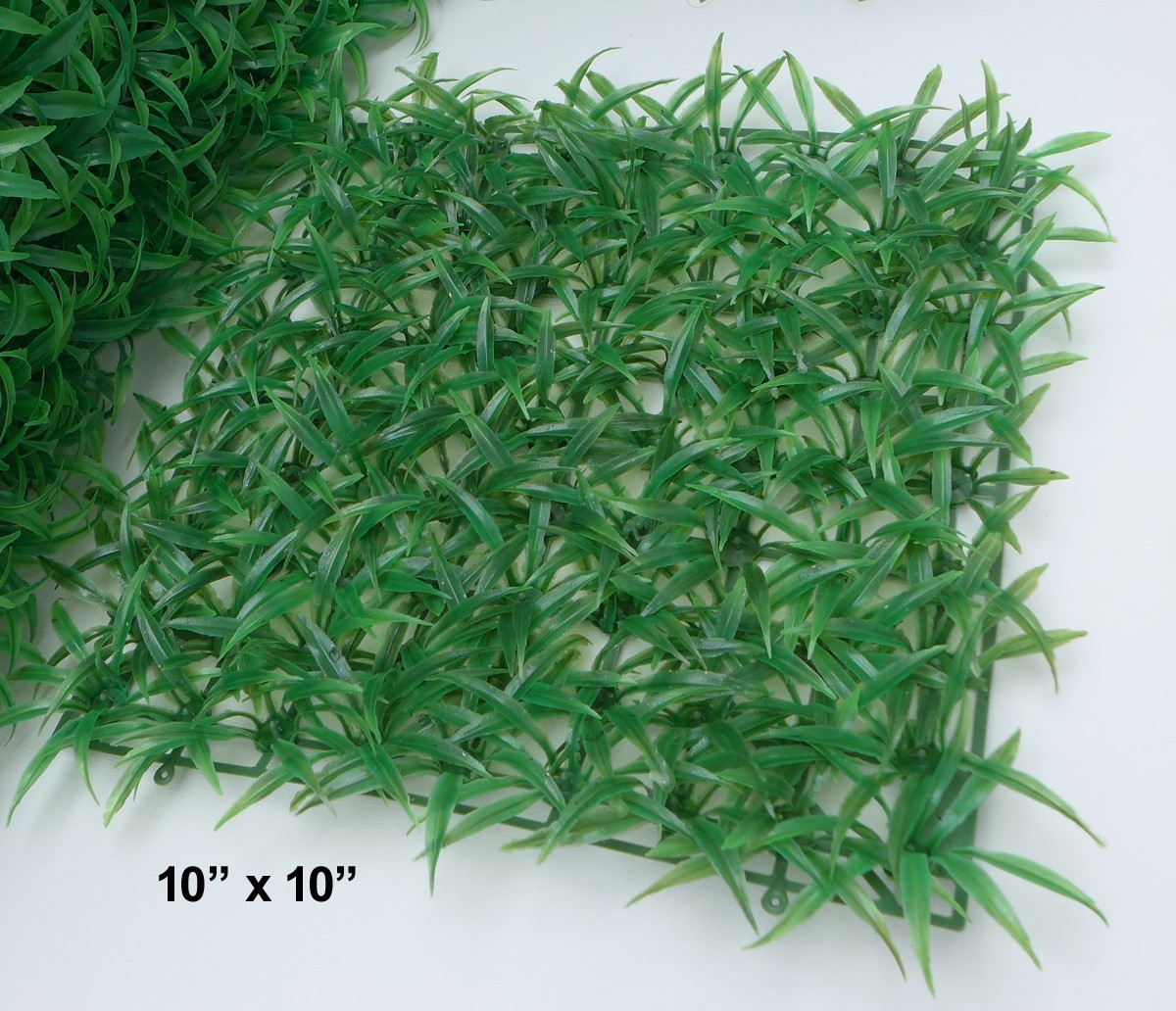 4 Pcs Grasses Artificial Plastic Mats (2 pcs 16″ x 7″, 2 Pcs 10″ x 10″)