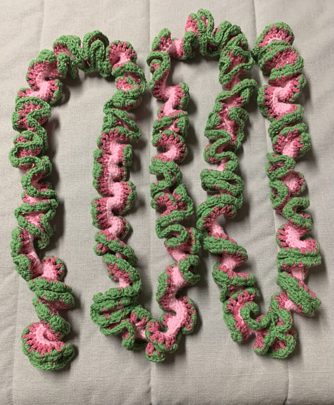 Garland Spiral Ruffle New Pink and Raspberry Pink With Green Leaves Thick
