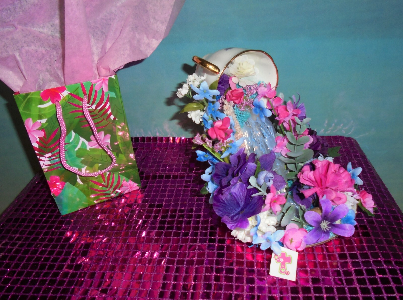 teacup & saucer  Item # T