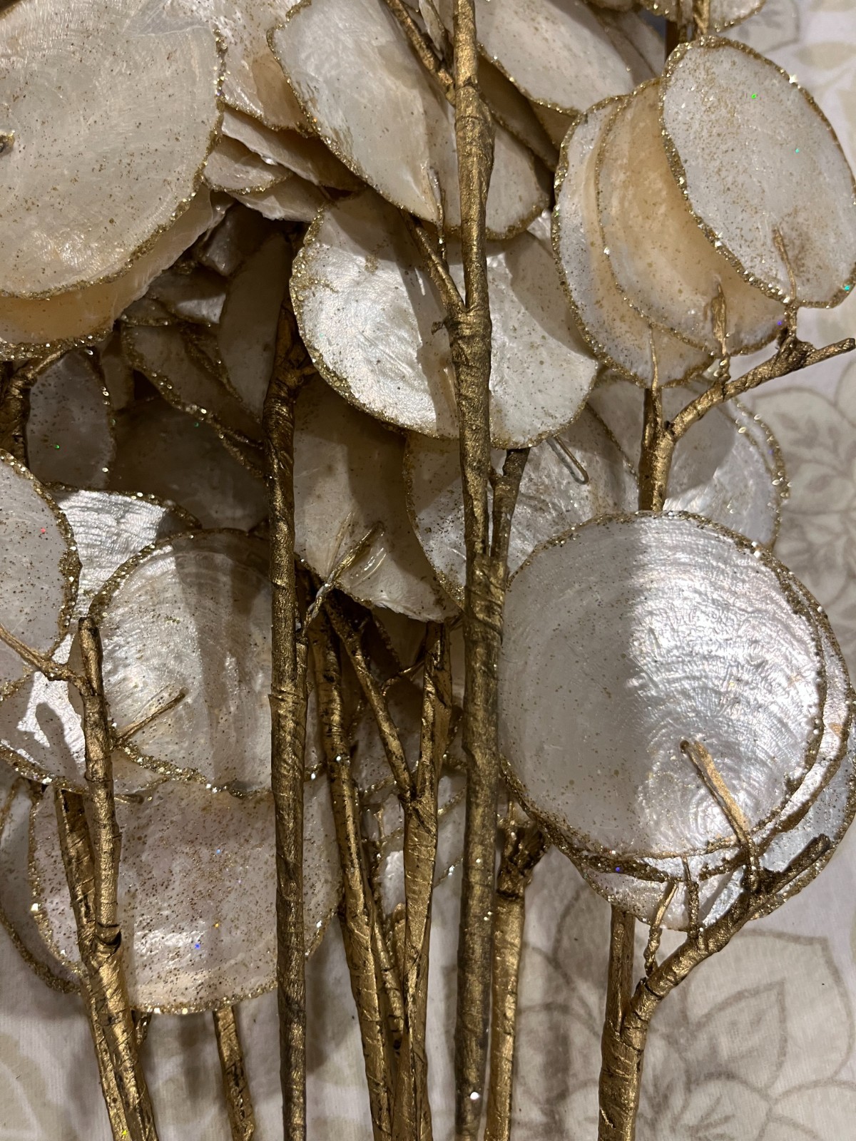 Round Pearl Shell with Gold Glitter Edge Stem – Approx. 33″ Faux Floral Stem