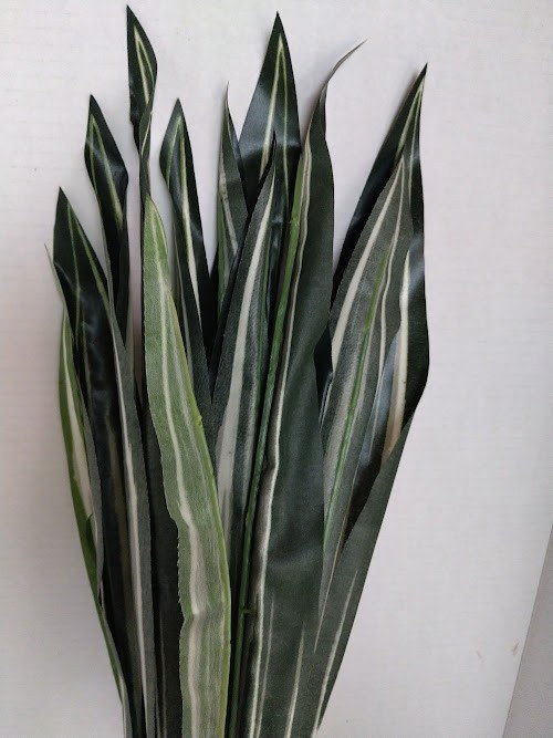 20″ Artificial dracaena bush