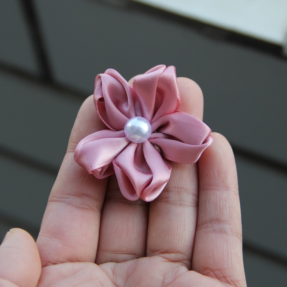 5cm Sweet Rosette Satin Ribbon Flowers With Pearl Used for Diy Headband