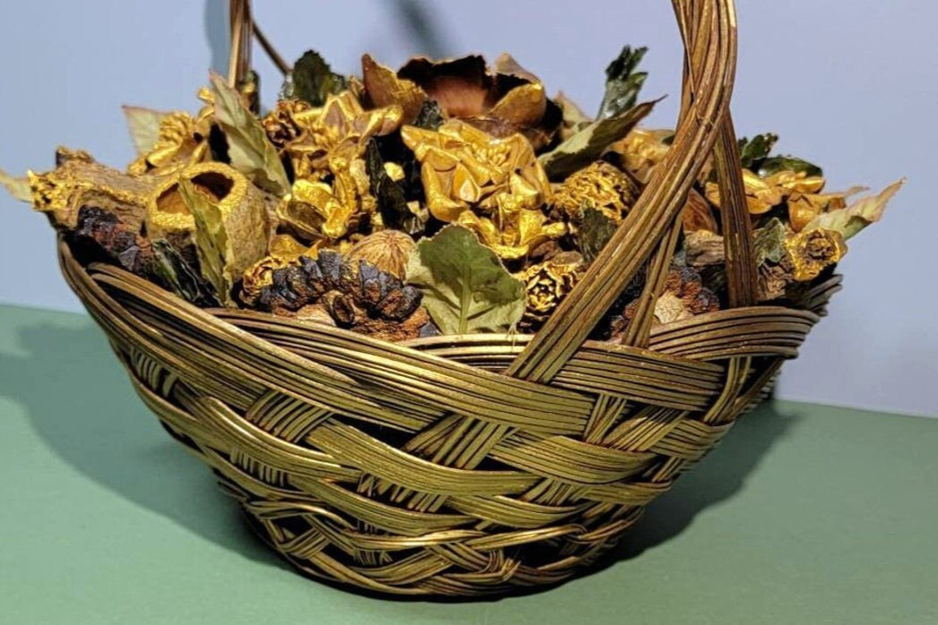 Thanksgiving/Christmas Dried Arrangement Rich Botanical Basket Table Centerpiece