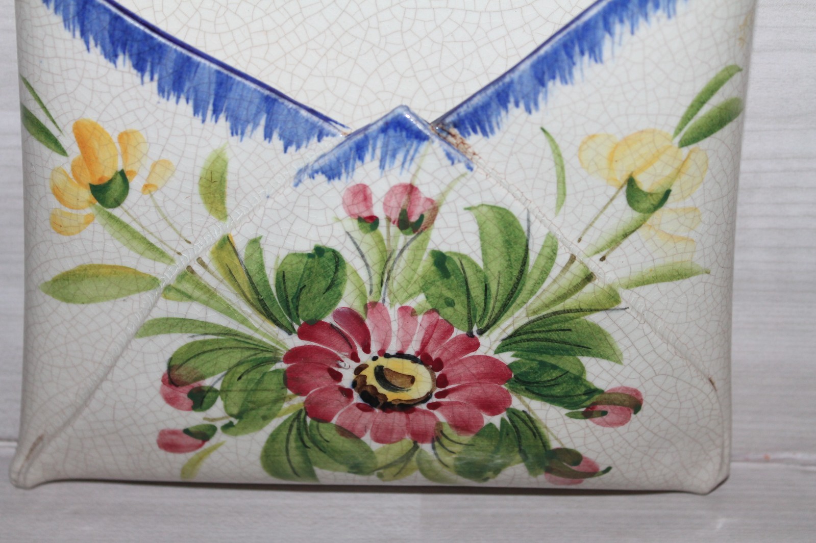 Bassano of Italy Floral Ceramic Flower Arrangement Holder Wall Hanging Envelope