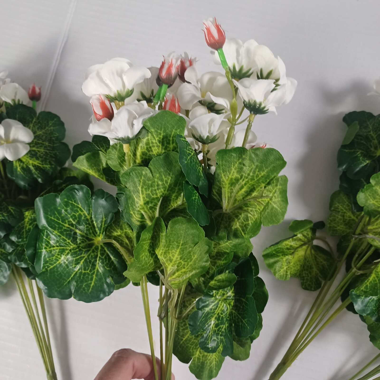 Mini Geraniums Artificial Faux Flowers -White -Set Of 4 -NEW -Floral Decoration