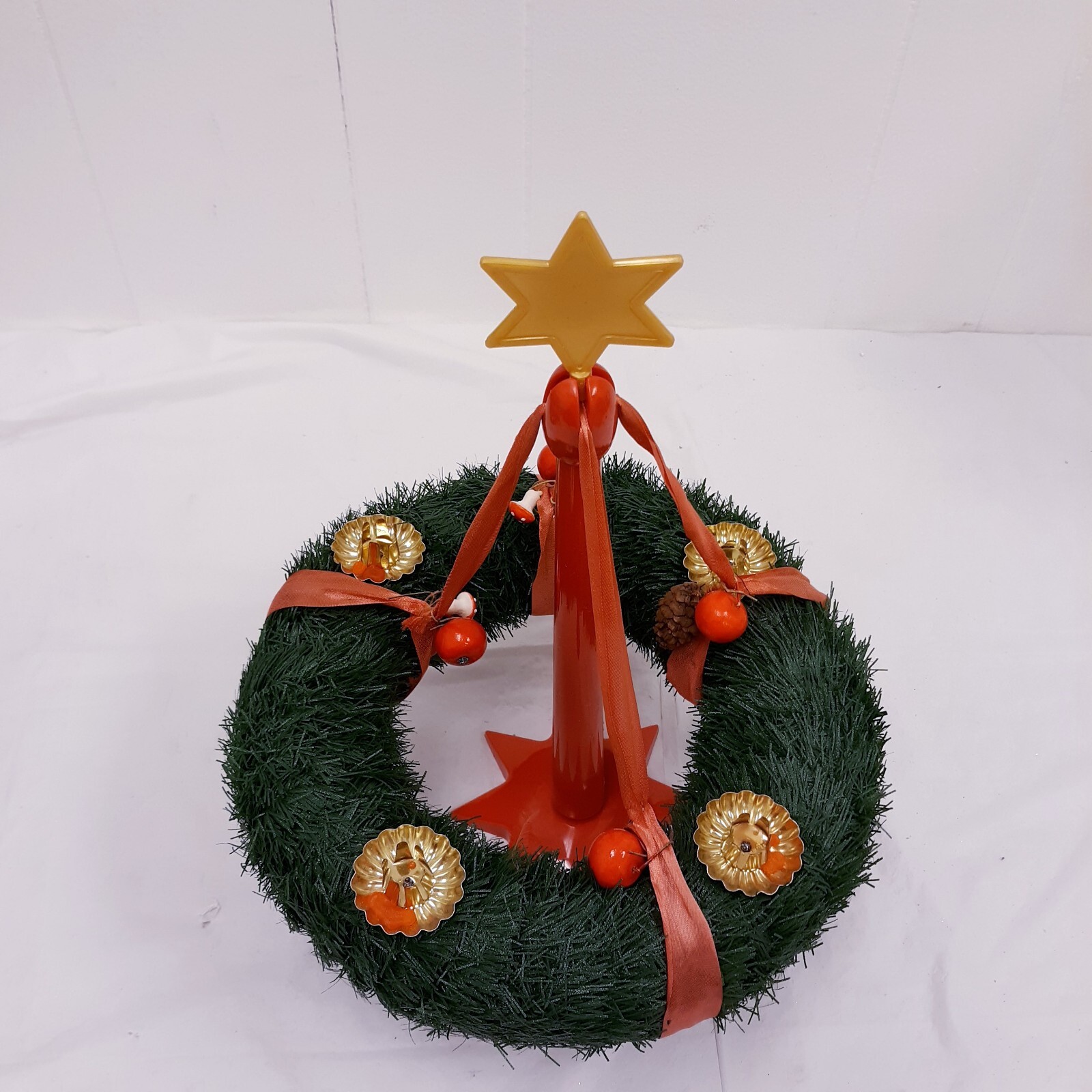 Wreath Artificial Green/red Wreath with star and nice decoration w box