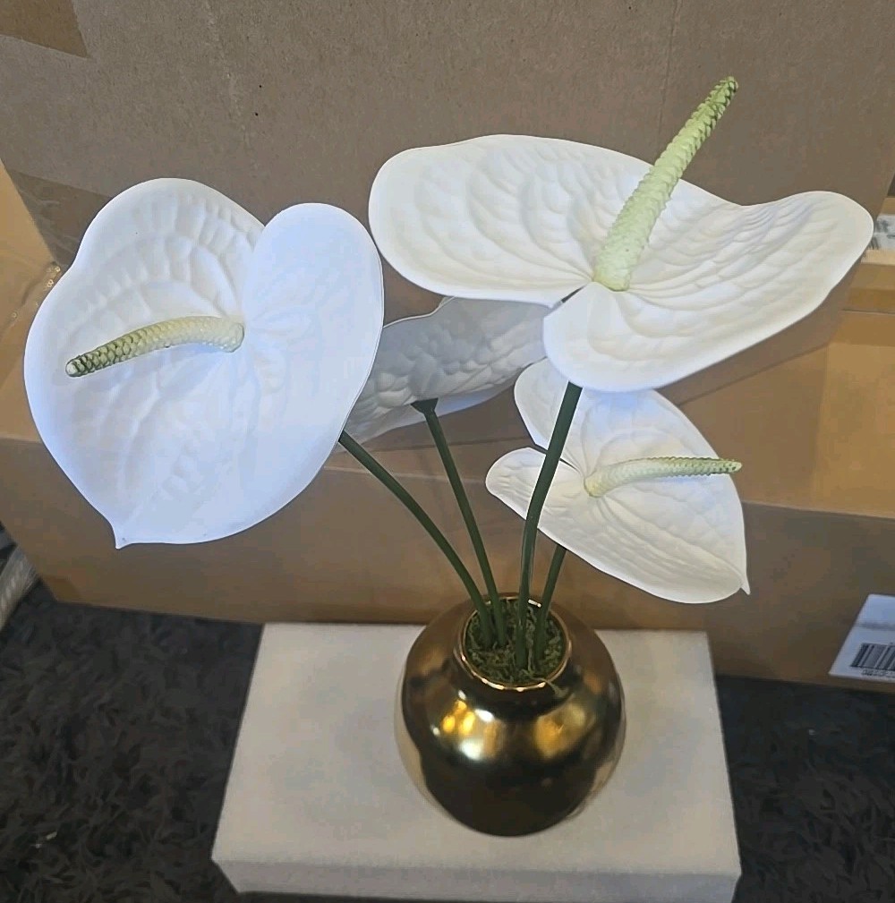 13065 Tabletop Arrangement Gold Vase With Beautiful White Lilly artificial New