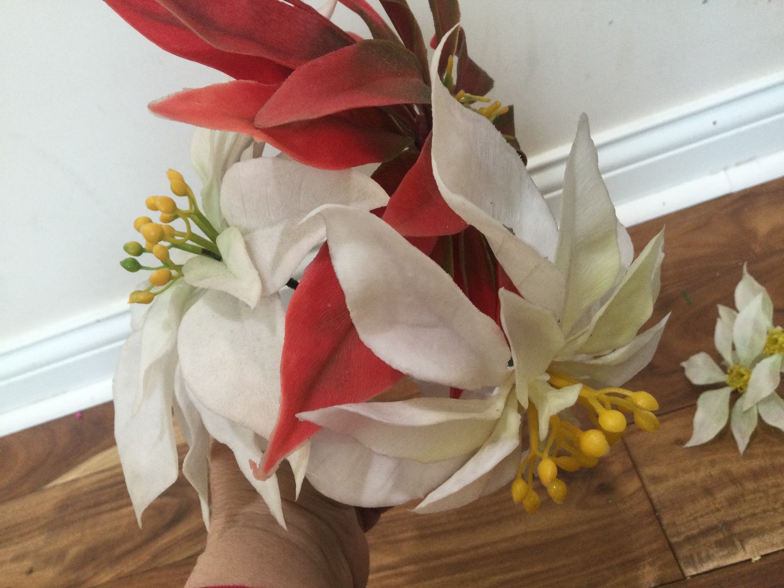 set 3 + extra ’60 Poly Plastic Hong Kong poinsetia large 6” bloom 11”length