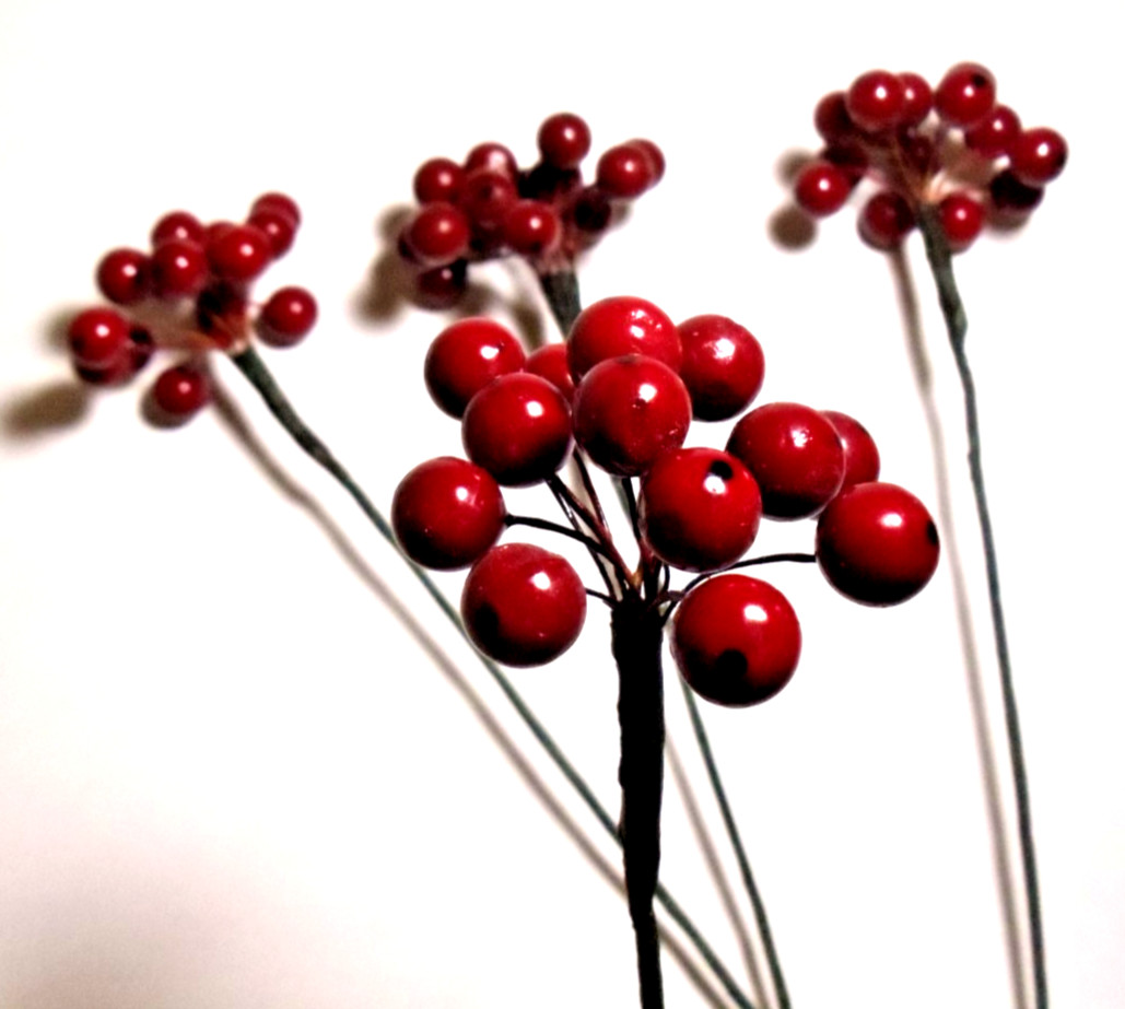 4pc 9″ Holly Berry Sprigs w/14 Red 1/2″ Berries Christmas Decoration Floral Pick