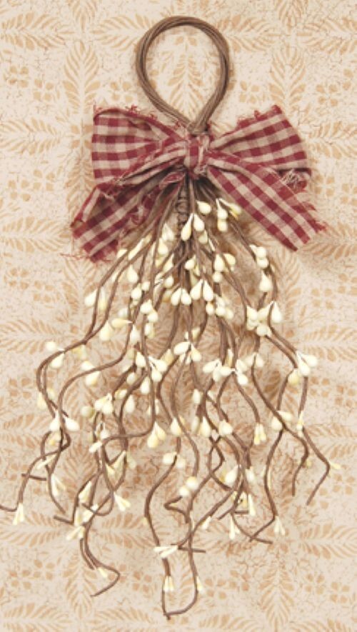 Pip Berry Wispy Teardrop Ivory CWI Gifts 10-12″ L Primitive Home Decor Bow Loop