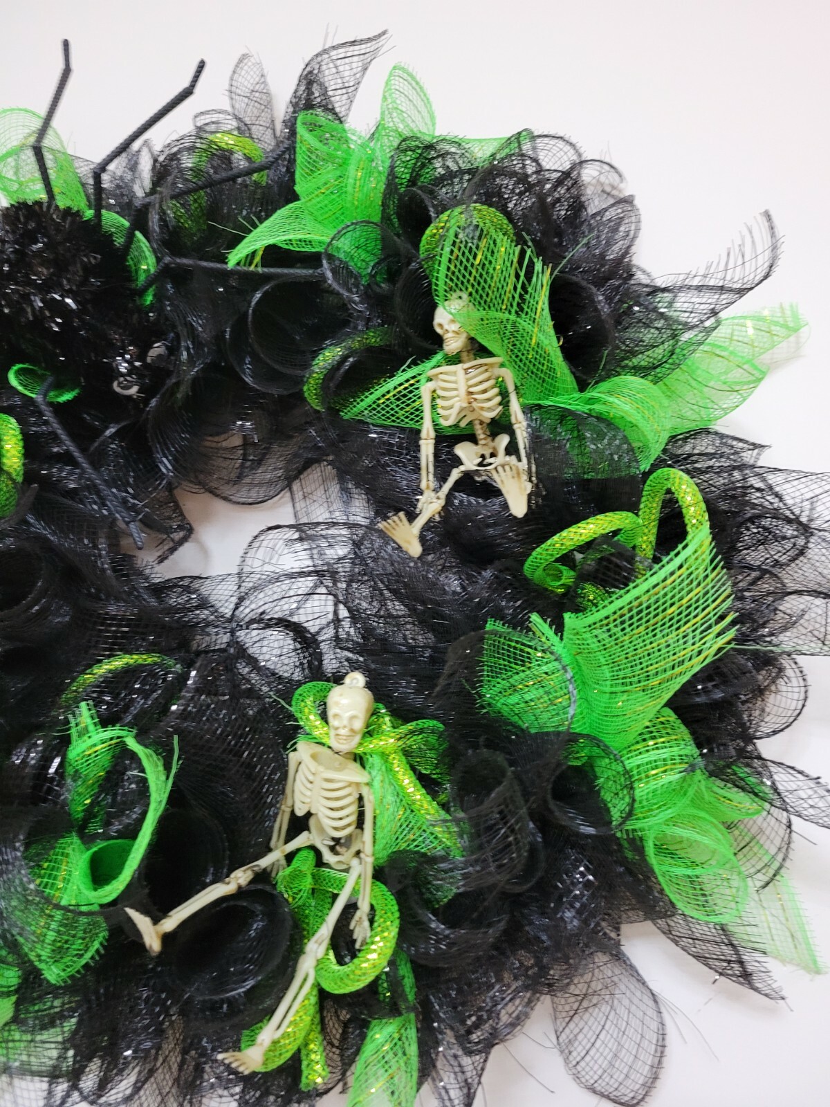 Halloween Deco Mesh Front Door Wreath Wall Decoration 18″ black green skeleton