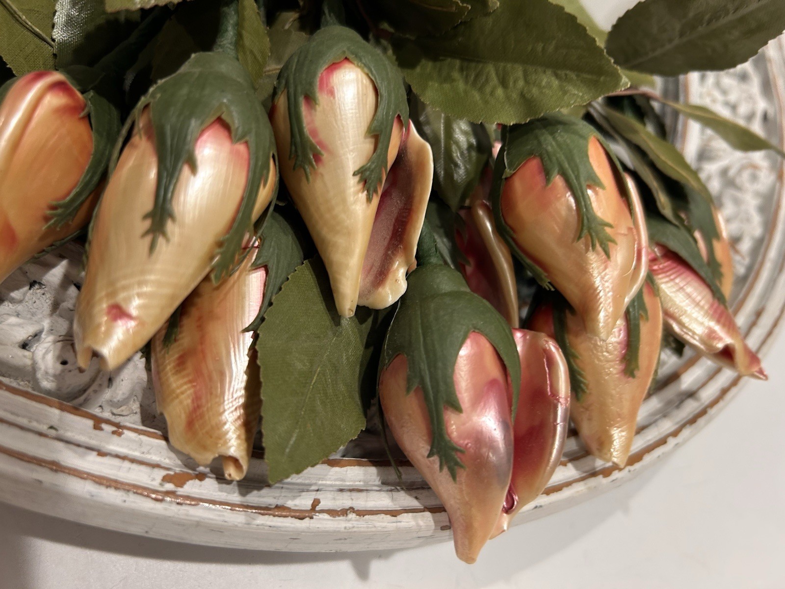 Handmade Hand Painted Long Stem Sea Shell Rose Buds Realistic Bouquet 12