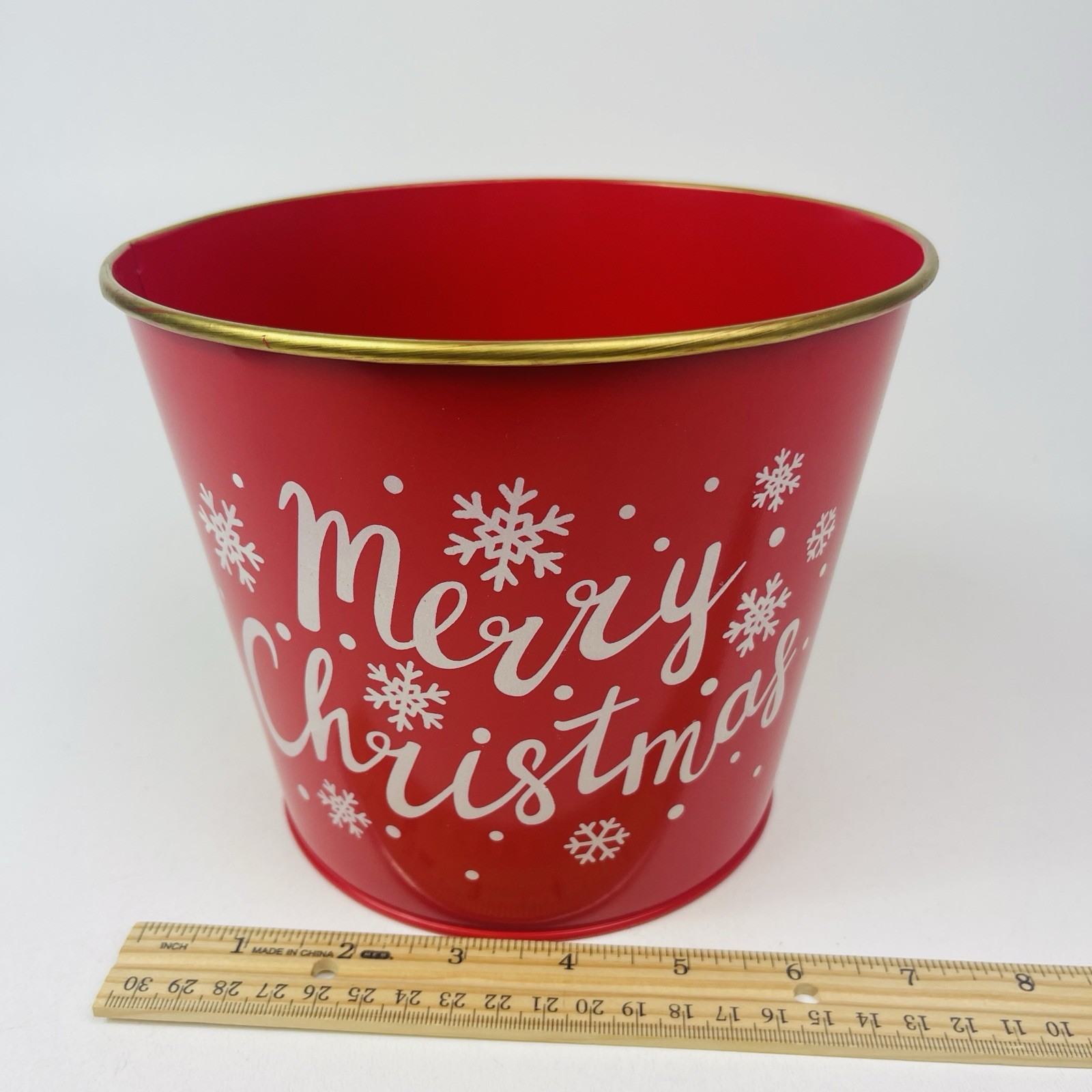 Round Tin Merry Christmas Red Flowerpot Can Home Decor Bucket