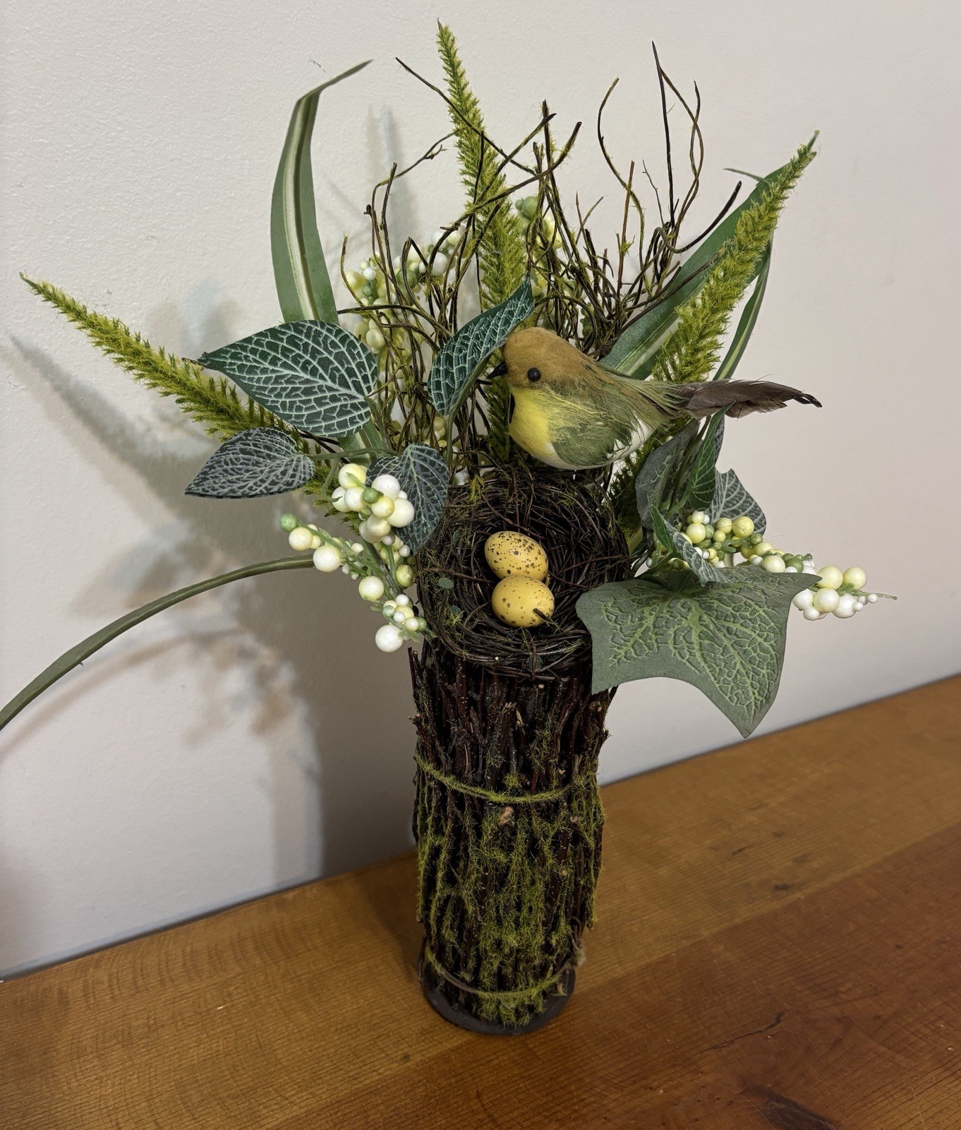 Artificial Grapevine Table Top Bird w Nest & Greenery Decor 14” tall