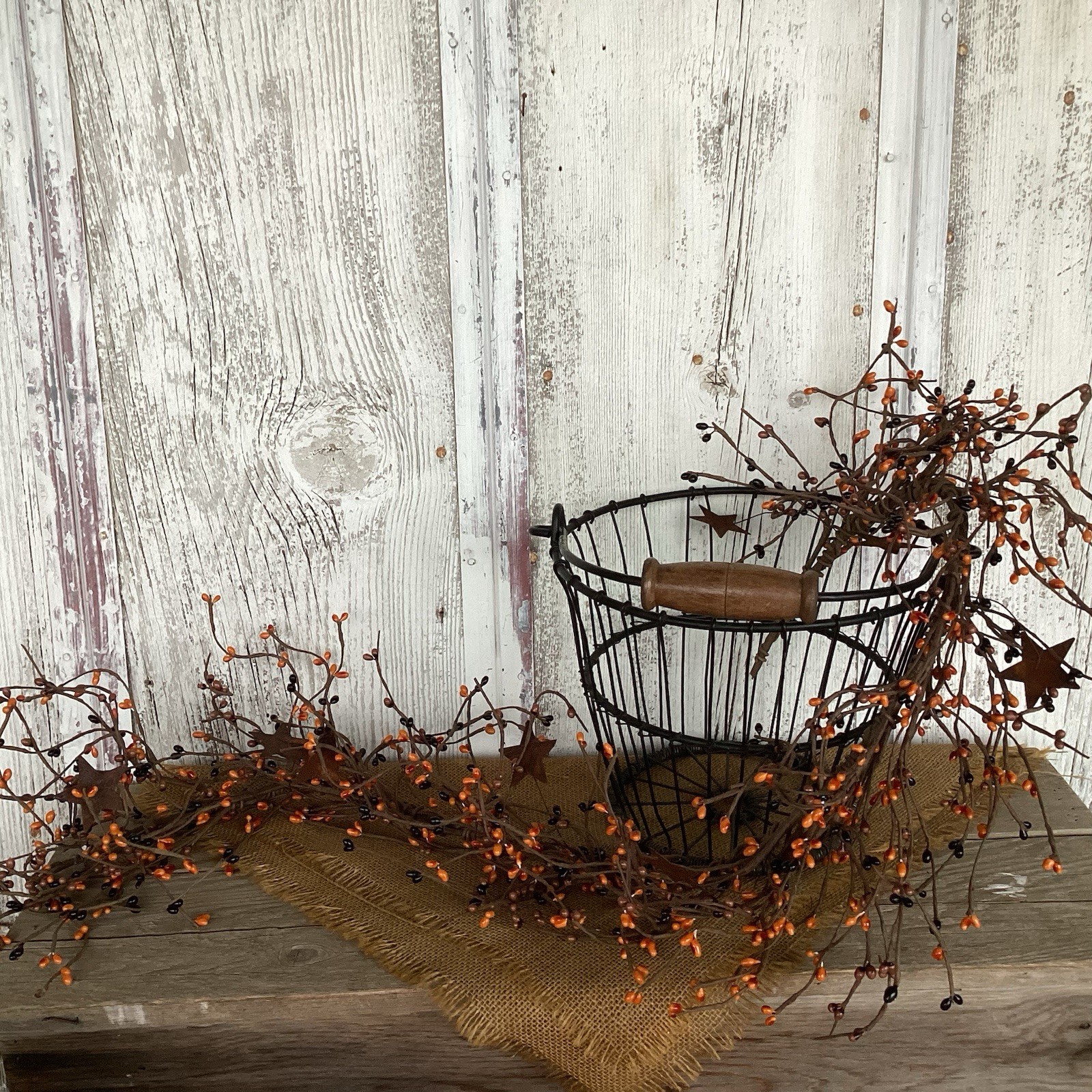 Primitive Mix Pip Berry And Rustic Stars 40” Flexible Garland