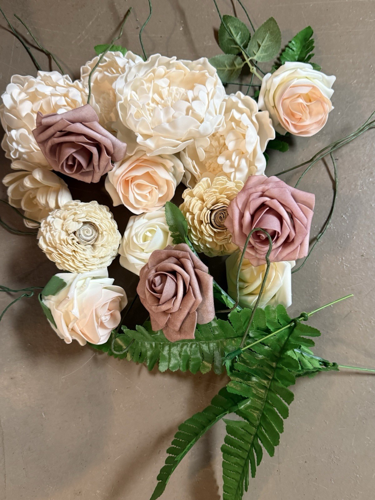 Artificial Rose Flowers w/ Greenery Beige Ivory Mauve, lings moments 75 stems