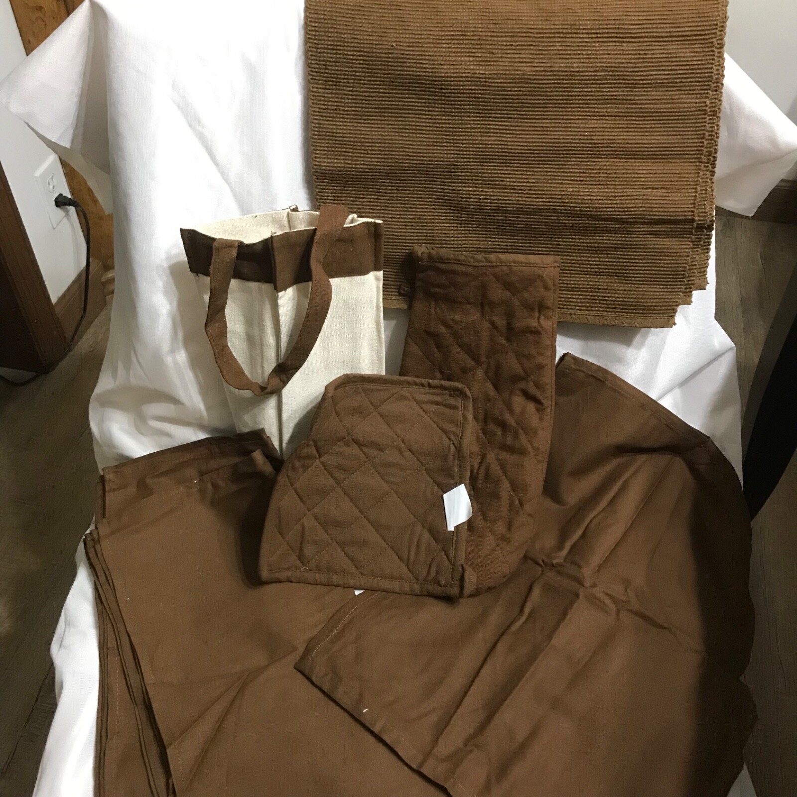 Heritage mint kitchens linens in a bag color java