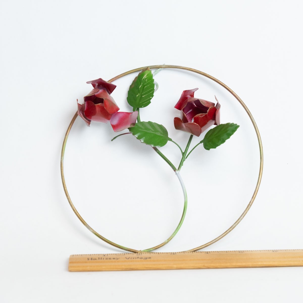 VTG Red Rose Wreath metal wall place Made in Hong Kong 6″