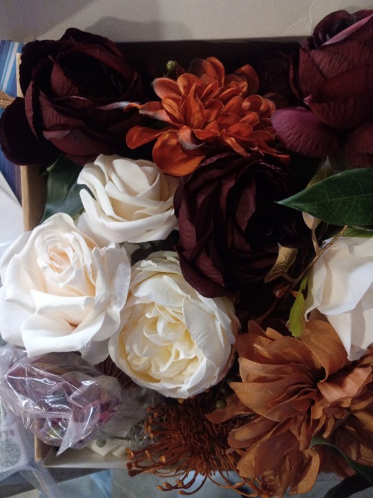 Artifical flowers combo box for wedding boutique.