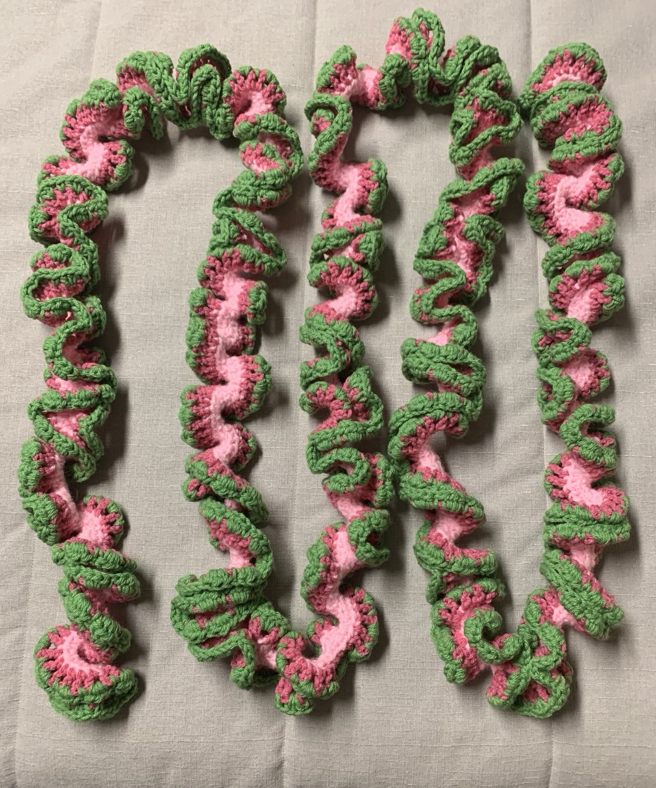 Garland Spiral Ruffle New Pink and Raspberry Pink With Green Leaves Thick