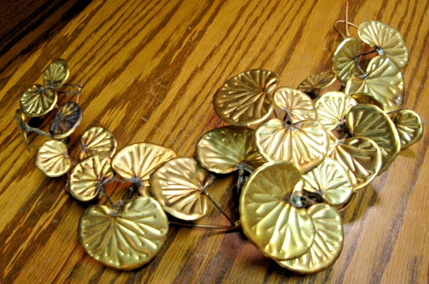 Gold Tone Metal Wall Decor Vintage~Vine w/Leaves~Accent Piece 20″ Length 210