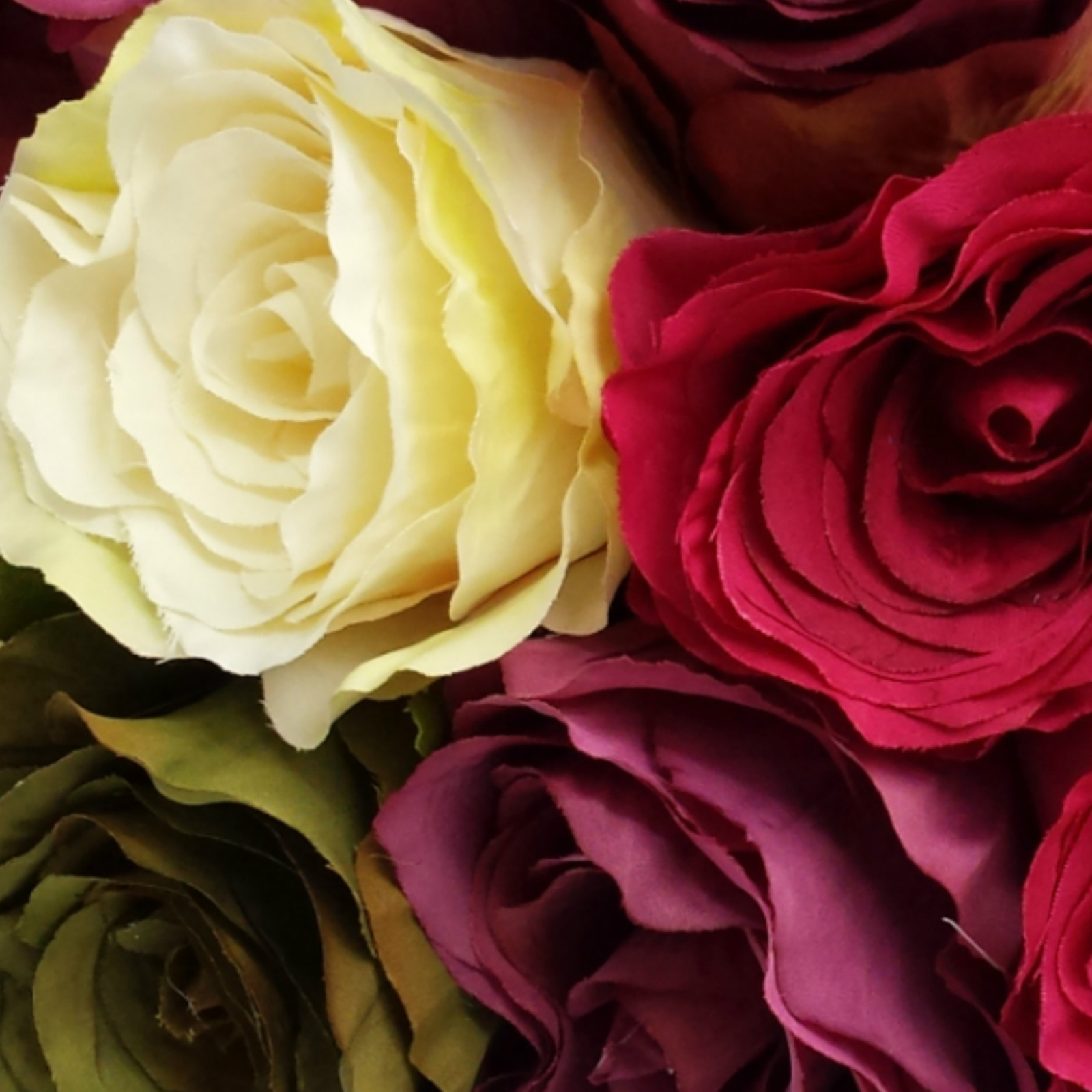 Bunch / Posy of 9 Vintage Style Rose Artificial Flowers. Wedding Bride Long Stem