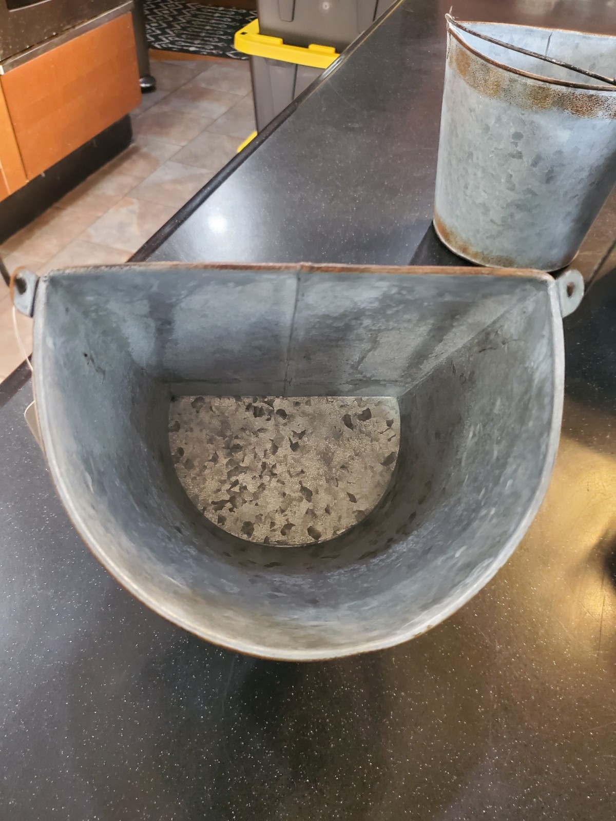 Blooming Spring Metal Containers (4)