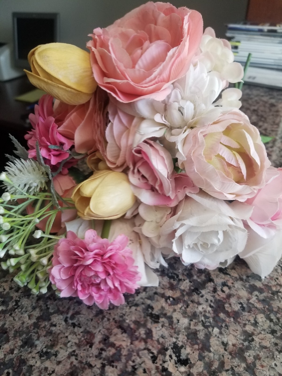 BOUQUET OF ARTIFICIAL PINK/WHITE FLOWER 12″ TALL GREEN STEM, HANDMADE/VALENTINES