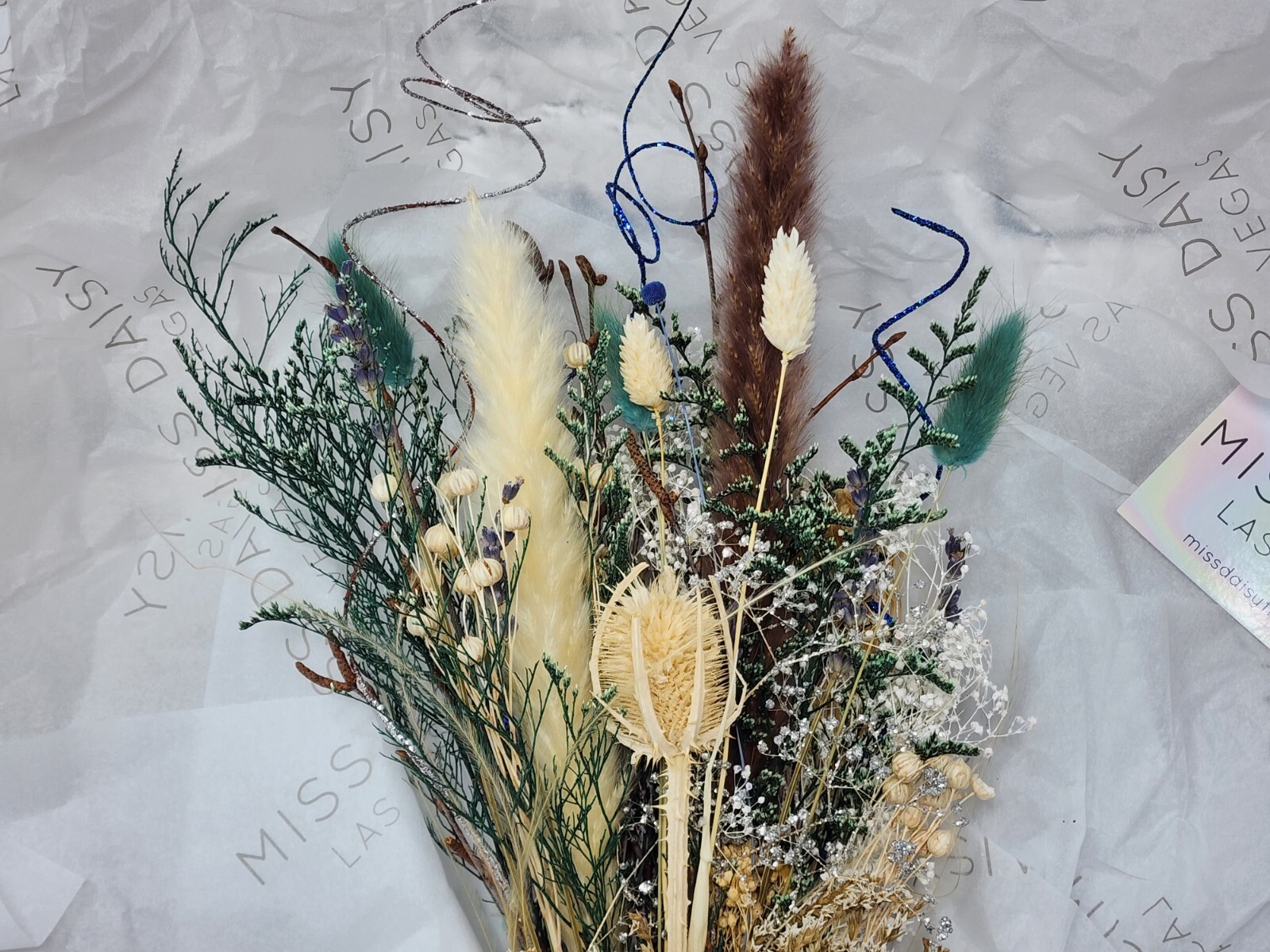 Miss Daisy Large Dried Floral Bouquet, Arrangement 100% All Natural Real Flowers