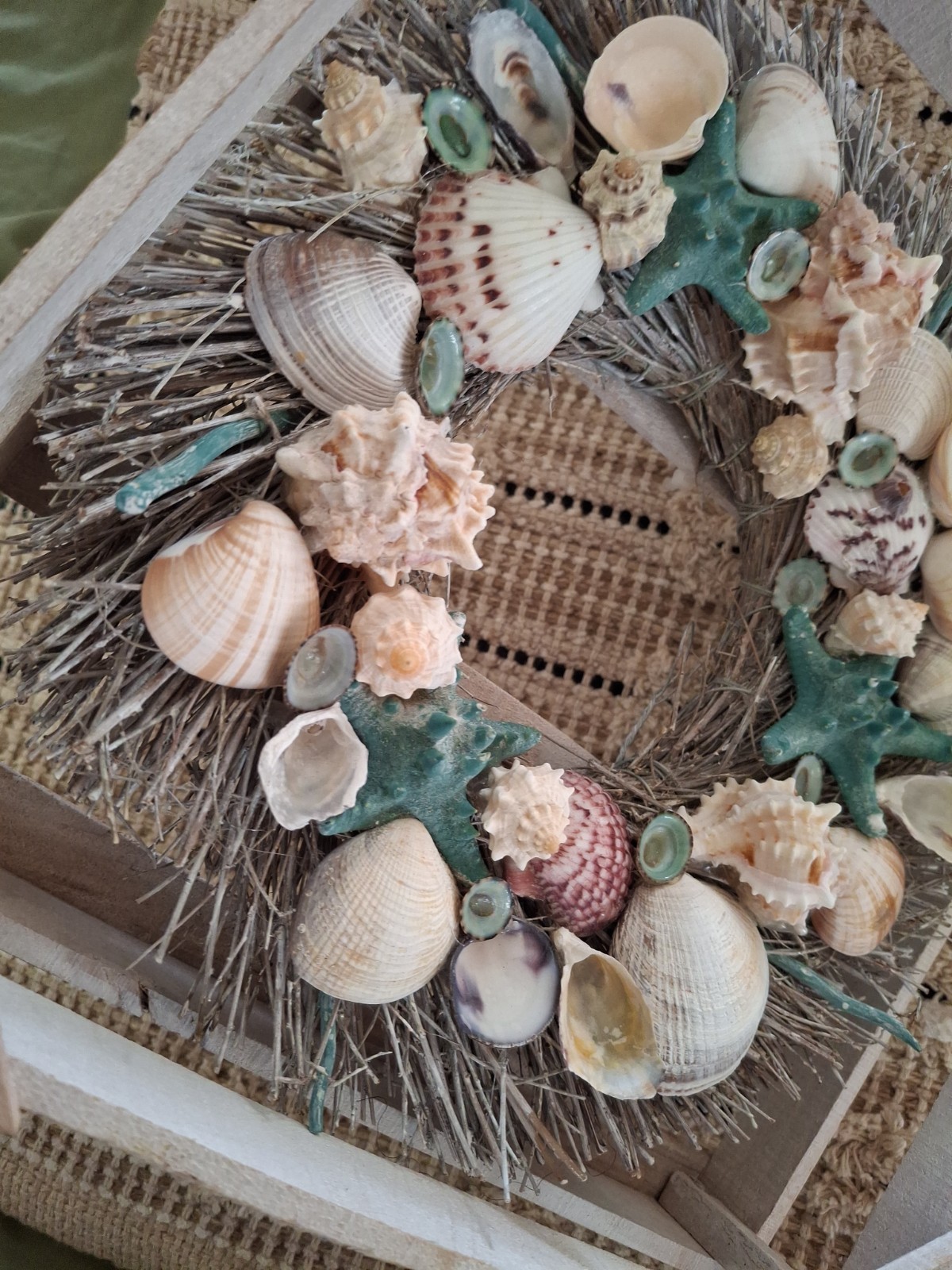 New In Crate Seashell Starfish Wreath “Shoreline” Luxury Home Decor Wall Hanging