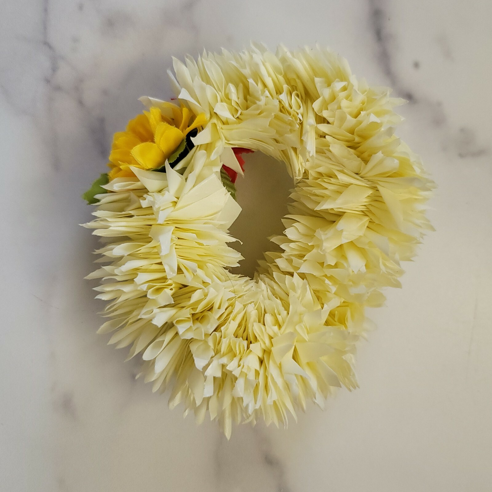 1 piece Cream floral Hawiiaan tropical miniature wreath laurel wrist size