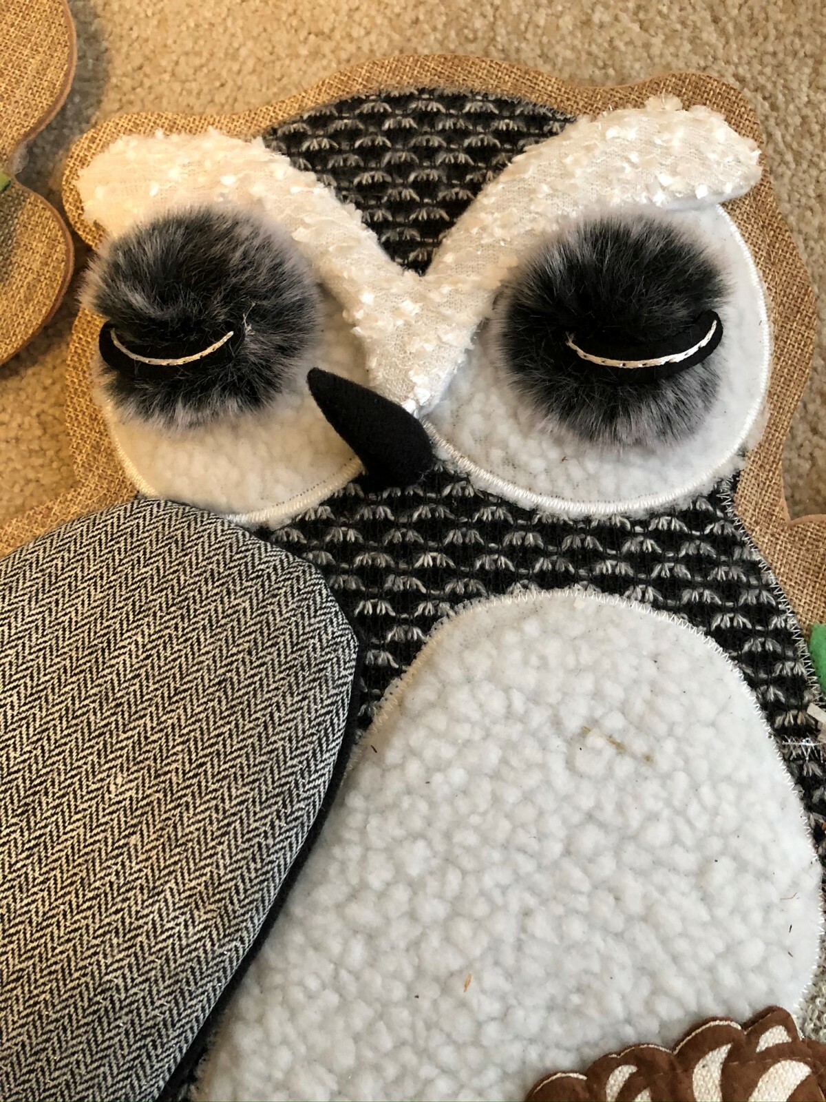 Burlap Owl Wreath/Wall hanging with Pinecones Fabric and Yarn It’s a HOOT!