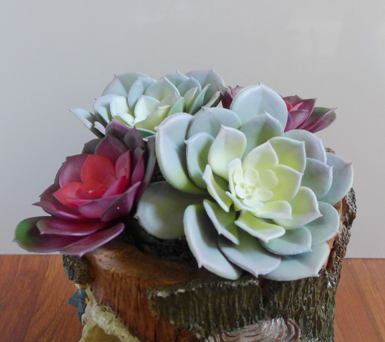 2 Gray + 2 Red Artificial Plastic Succulents Snow Lotus Grass